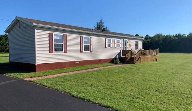 Private cottage to enjoy while taking in a view of the Darnley basin!