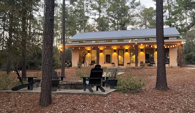 Private country cottage 90 minutes N. of Houston.