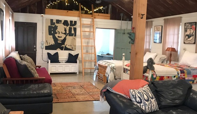 Private Country Farmhouse Just Minutes From Auburn University