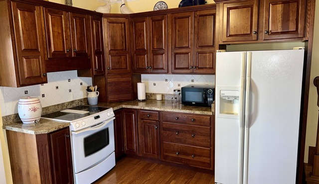 Private Country Home in Scenic Setting - Perfect for Derby - 22 mi from track