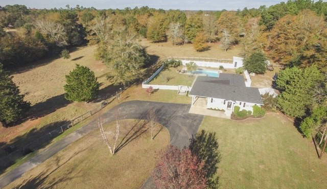 Private Country home with Pool