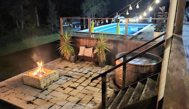 Private, country retreat - with pool, spa and fire pit. Pet friendly.