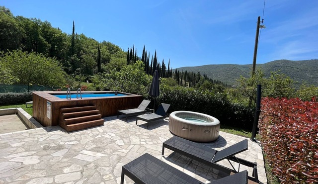 Private Countryside House Three Figs