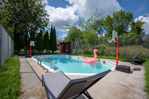 Private Countryside Resort w/3 Homes - Sleeps 30