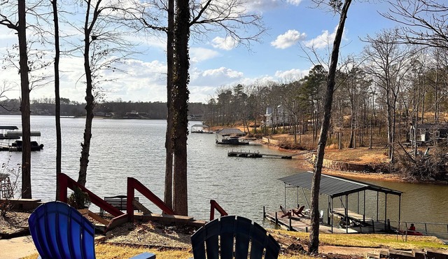 Private Cove Lake House: Family-Friendly, Kayaks, Dock & Firepits