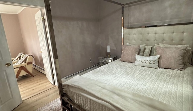 Private Cozy 2-bedroom apartment in charming Scranton with AC