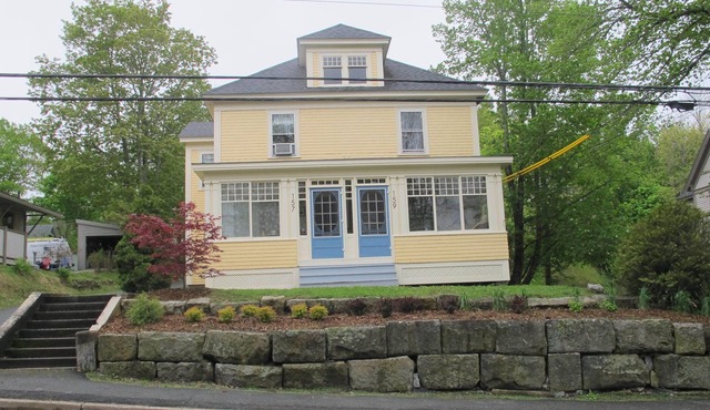 Private Cozy and Functional 1 bdrm, Bridgewater NS