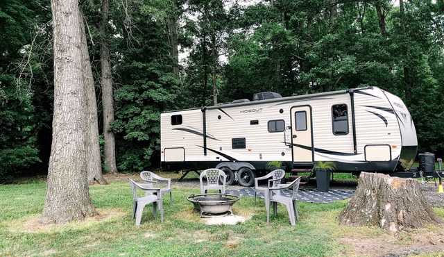 Private Cozy Camper on Farm + Close to Beaches/DE Turf