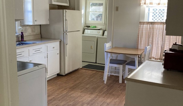 Private, cozy,classic, simple. Centrally located to hospital, uptown.