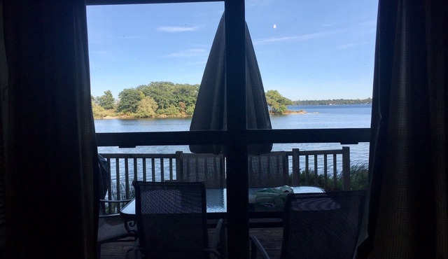 Private, cozy Cottage in 1,000 Islands area on St. Lawrence River