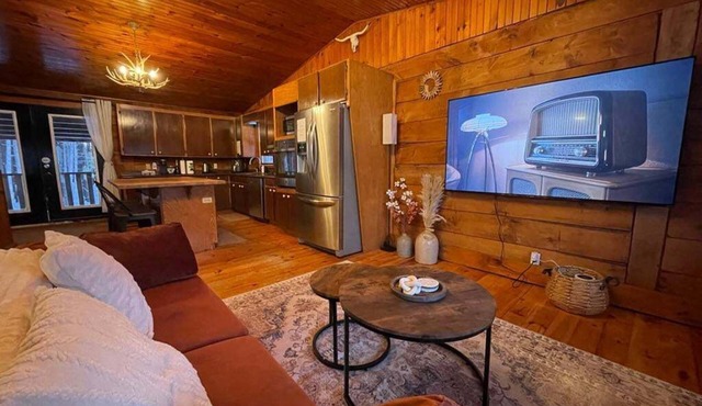 Private Cozy Cottage-Near Lake Dore, Bon Echo & Algonquin Park