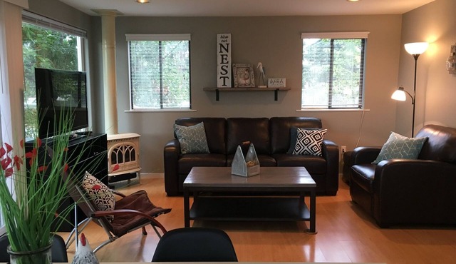 Private Cozy Cottage with view