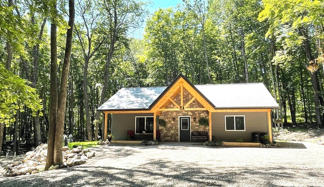 Private Cozy Luxury Cabin in Woods across from Lake, UTV trails - Pet Friendly