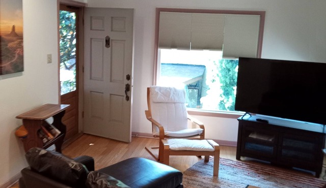 Private, cozy-newly remodeled