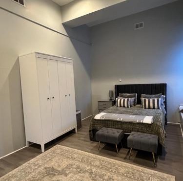 Private Cozy open floor plan, studio