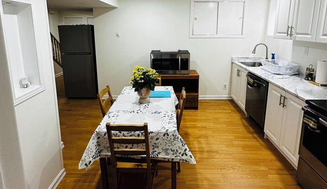 Private, Cozy & Pet Friendly 2 Bedroom+1 Bath Apartment