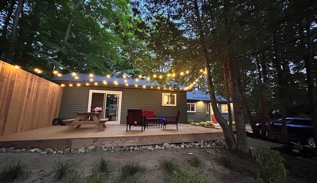 Private cozy Sauble Beach cottage, close to the nature & entertainment.