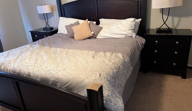 Private Cul-de-Sac Oasis