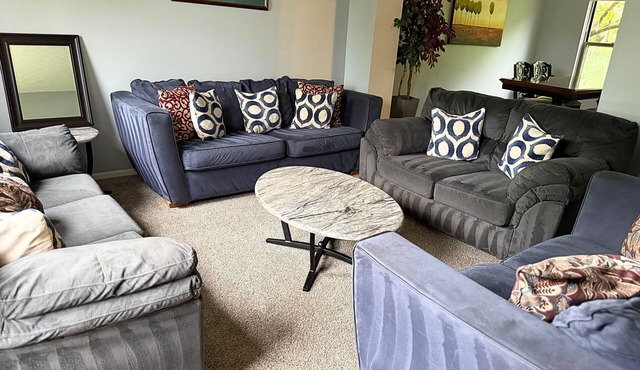 Private Cul-de-sac Oasis