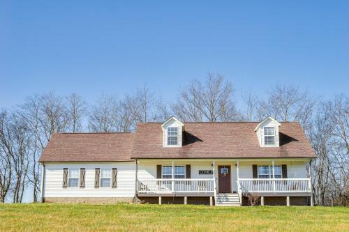 Private Deck! Country Home 20 Mi to Franklin