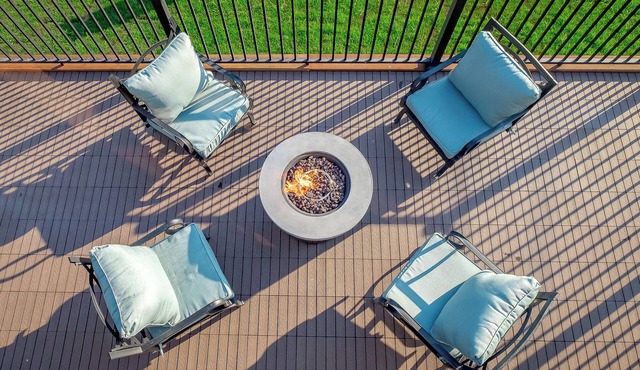 Private Deck | Downtown | Arcade | Walk to River