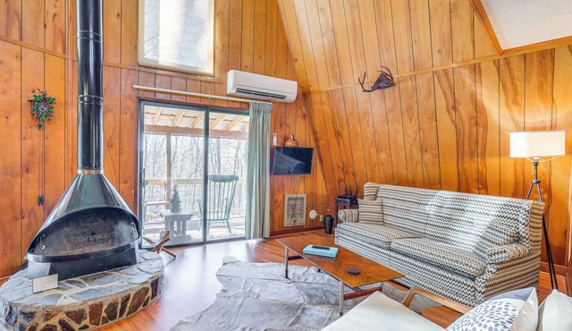Private Deck & Fire Pit: Secluded Cabin in Murphy
