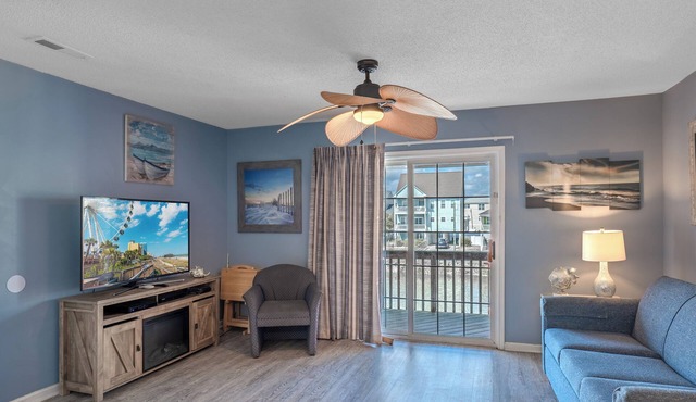 Private Deck Overlooking the Pond! Sea Pond Villas Unit 3