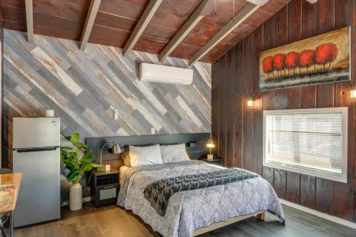 Private Deck & Views: Frazier Mountain Cabin