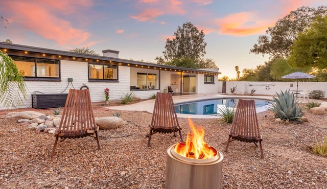 Private Desert Oasis w/Pool, Hot Tub & Stargazing Near Hiking, Golf & Trails