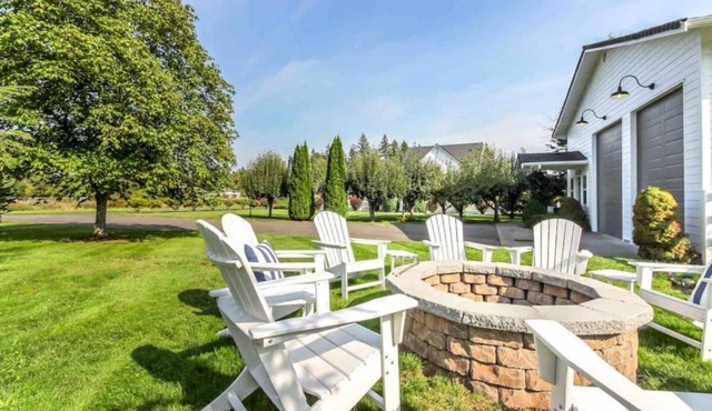 Private/detached cottage in farmhouse setting, close to endless recreation