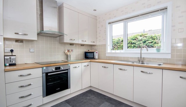 Private detached holiday home in Culloden, just 5 miles from the city centre.