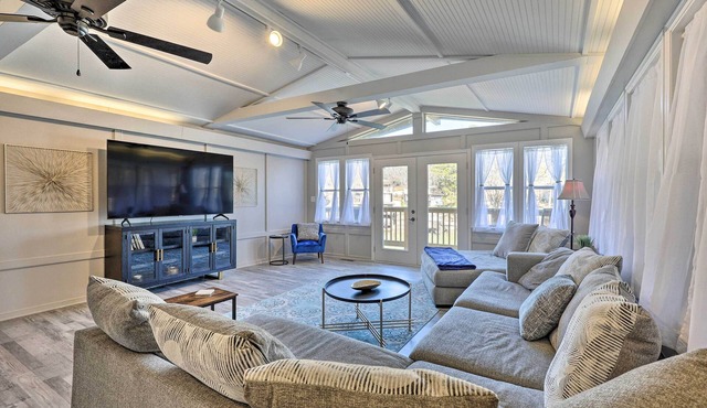 Private Dock & Deck: Lakefront Hot Springs Home!