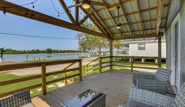 Private Dock: Des Allemands Cabin on the Bayou!