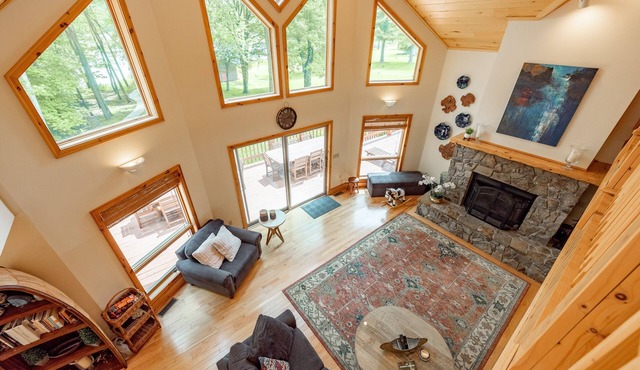 Private Dock, Fire Pit & Cozy Interiors