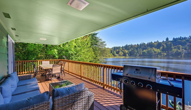 Private Dock & Fire Pit: Lakefront Gem in Olympia