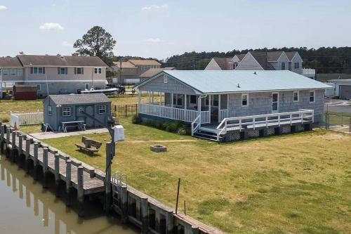 Private Dock , Fishing , Crabbing , Sleeps Six