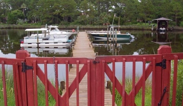 Private Dock - Ground Floor - Poolside - Walk to the Beach