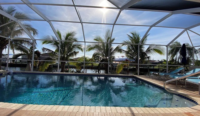 Private Dock & Heated Pool. No Bridges! 10% Off Weekly & Monthly. Pet Friendly.