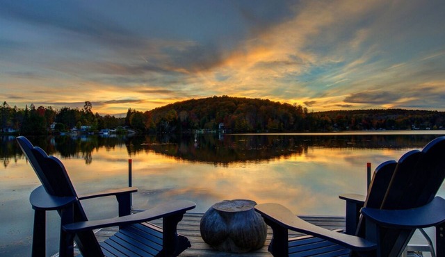 °Private dock°Lakefront°Hot Tub°Fireplace°Sunset°