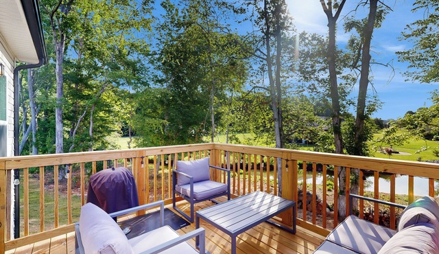 Private Dock! Lakefront Family Escape in Salisbury