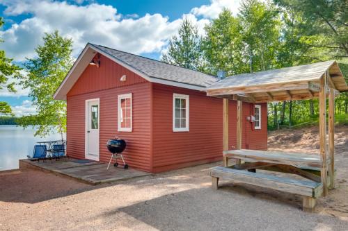 Private Dock & Rowboat! Cabin on Bearskin Lake