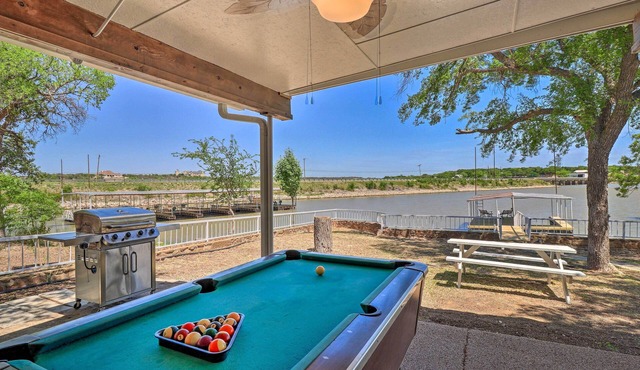 Private Dock - Waterfront Lake Brownwood Gem!