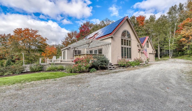 Private, Dog-Friendly Estate with Free WiFi, Fireplaces, Washer/Dryer, & Pond