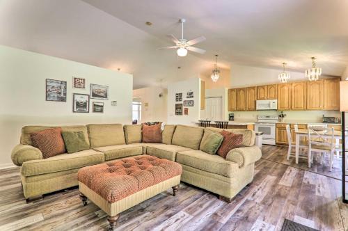 Private Dog-Friendly Home 3 Mi to Elk Mountain