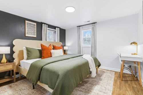 Private Double Room with Shared Bathroom