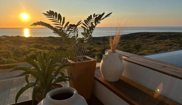 Private East Cape Villa · Walk to Beach · Pool & Jacuzzi