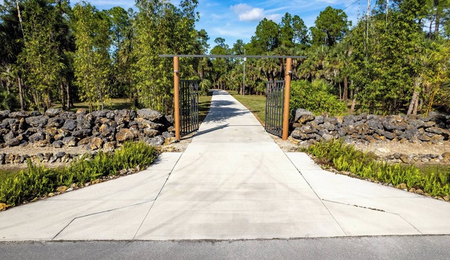 Private East Naples Retreat Gated Drive Screened Lanai Peaceful Setting