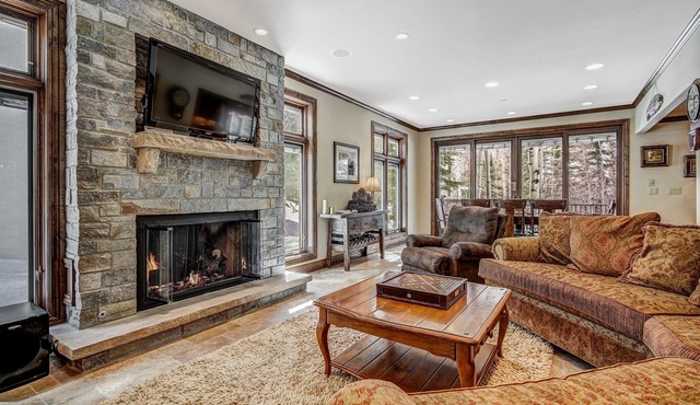 🏆 Private East Vail Home, OnShuttleRoute, 4 EnSuites, HeatedGarage, EV Charger