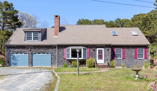 Private Eastham Home, 100 yards to a private beach