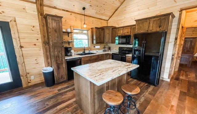 Private Elk Pointe Cabin next to Big Spring Park & Current River